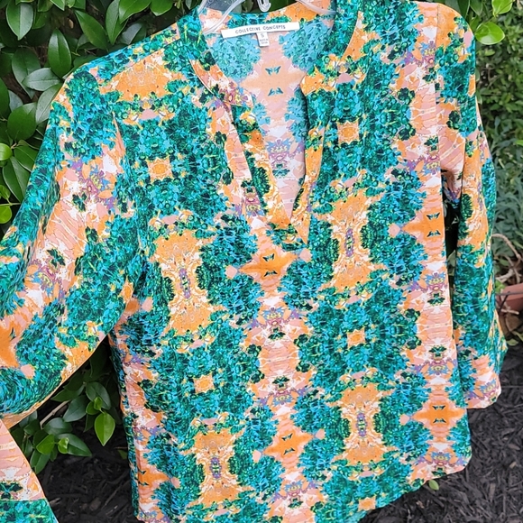Vici Tops - Fun 3/4 sleeve color top
